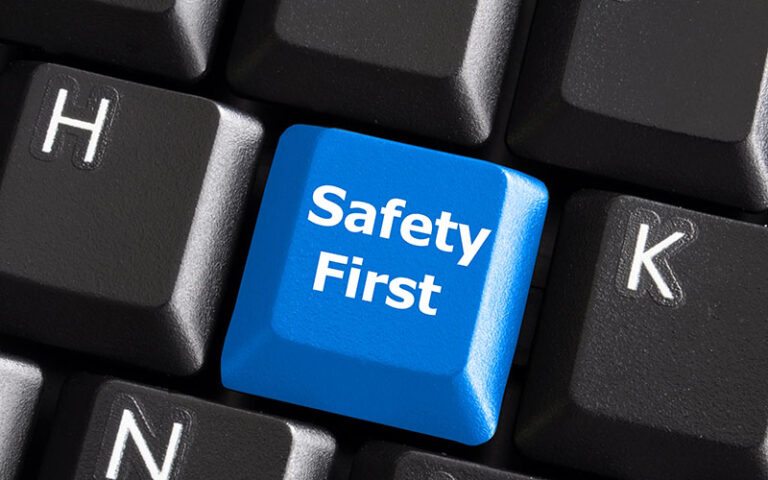 The health and safety risks of maintaining computer systems - Keele ...